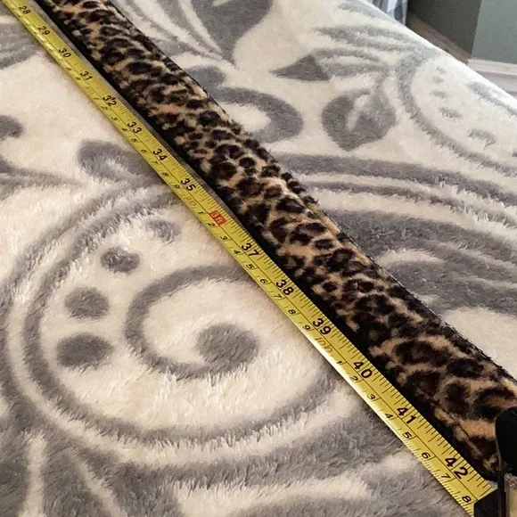 Belt with Crown Belt Buckle - Picture 7 of 7